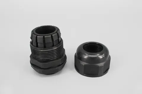 Prensaestopas de nailon estancos serie MG en toda la gama de medidas, en gris, blanco RAL 7035 y negro