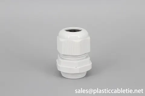 DEMOELE Hot sale China manufactory application IP68 waterproof nylon NPT PG Metric G thread cable glands size with a dusty proof cap view 4