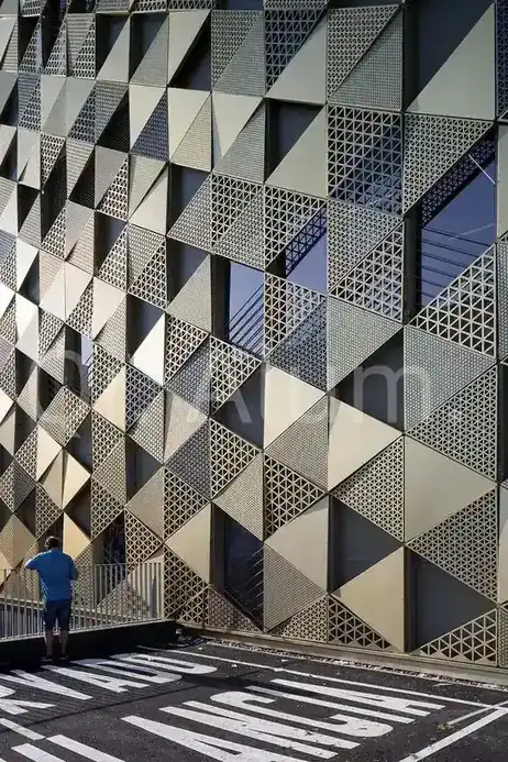 Aluminium-Lochbleche für Vorhangfassaden und Vollblech-Fassadenpaneel — 4