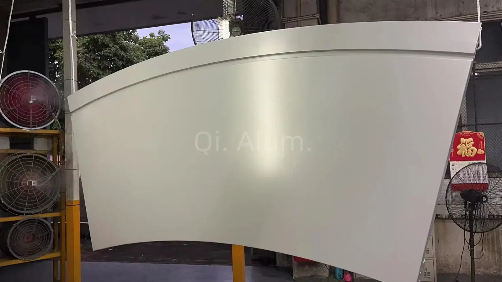 تثقيب وقص بالليزر وحفر CNC في صالة إنتاج واحدة