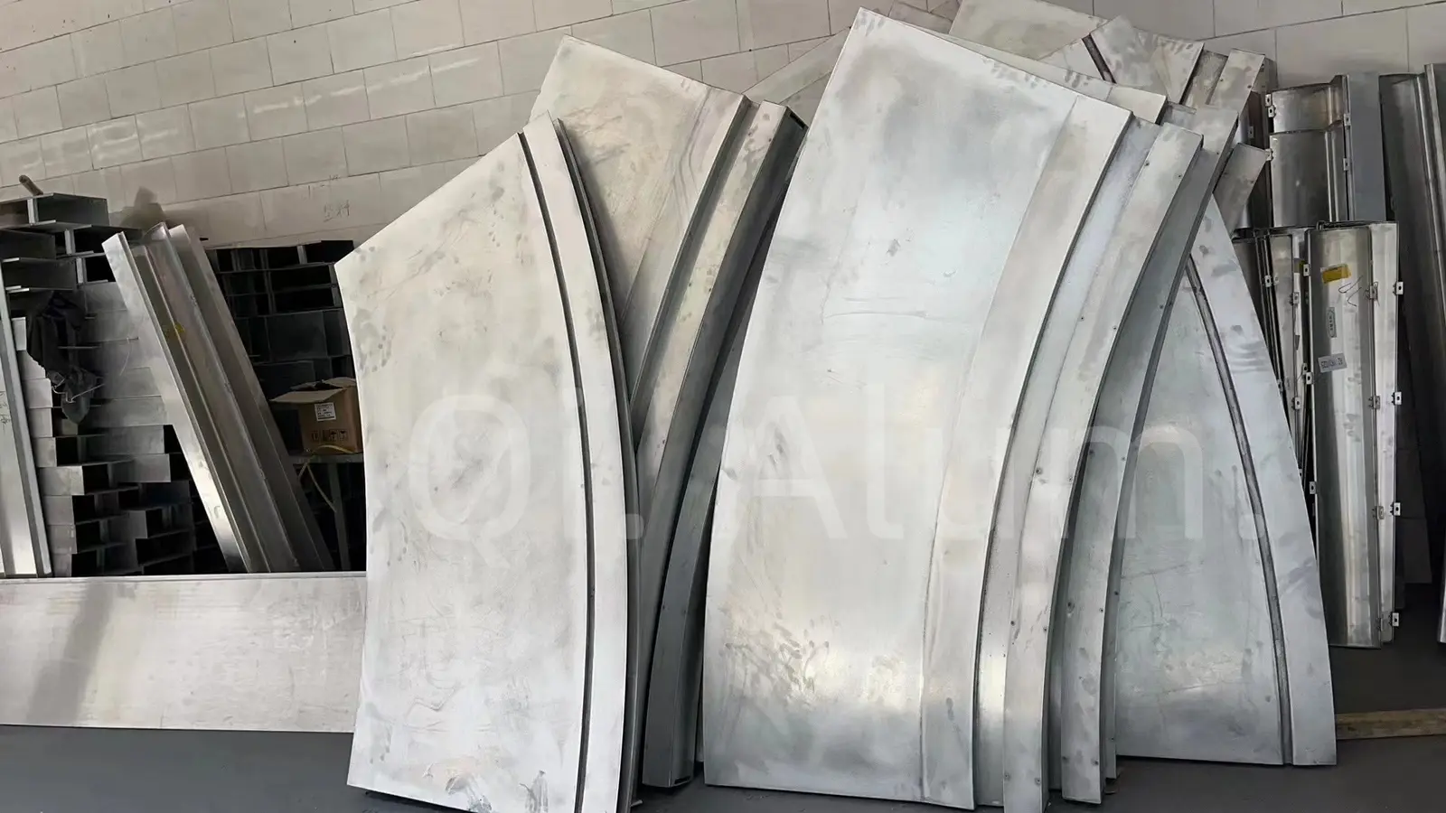 Curved Sheet 3.0mm Thick Aluminum Custom Metal Curtain Wall Decorative Panel with Both Sided — 3