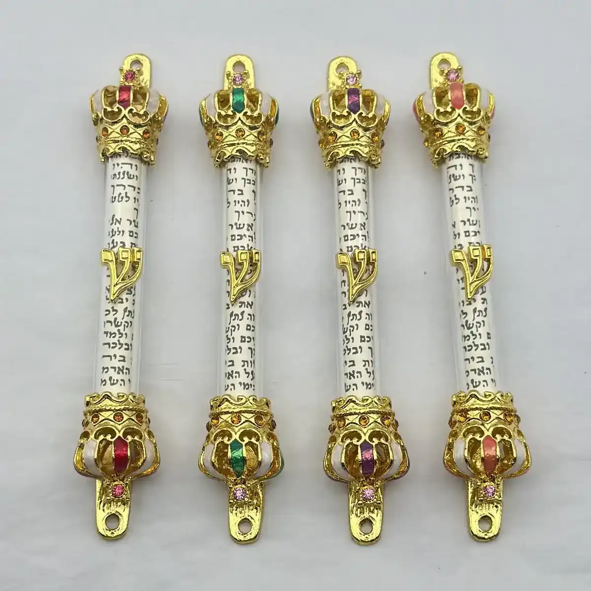 Close view of the gold plated metal crown end cap
