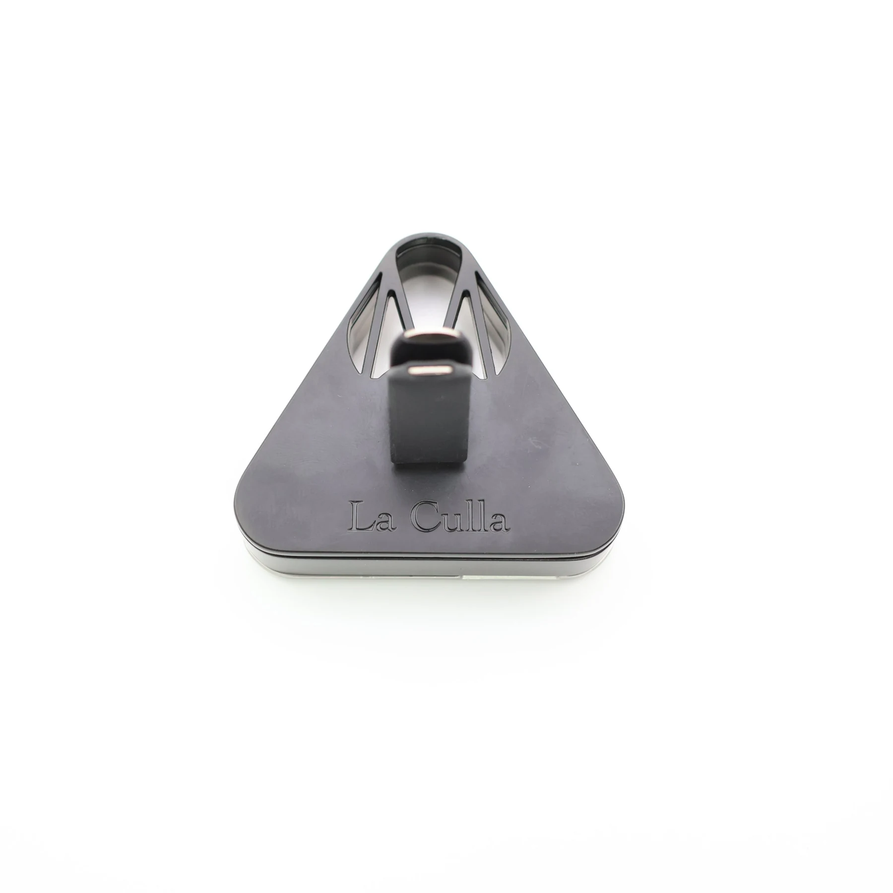 Close view of the embossed waved pattern on the triangle diffuser