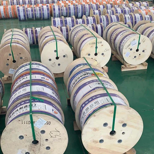 Bobinas de hilo esmaltado embaladas para el envío