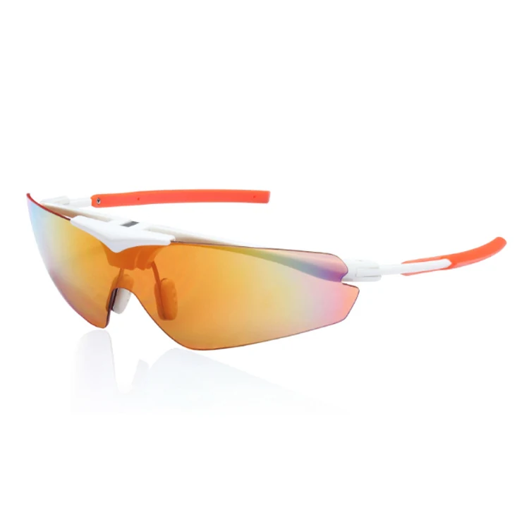 CL-Y831 sunglasses displayed with included cleaning cloth, pouch and EVA/PVC packaging
