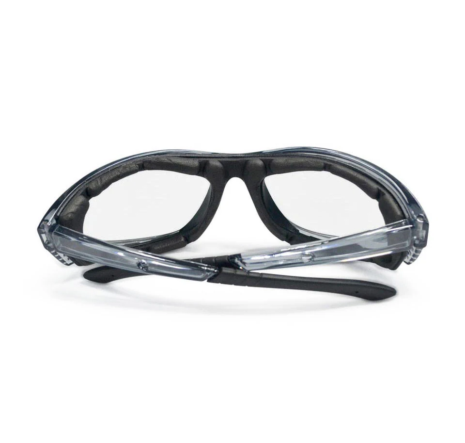 Close-up of the anti-fog polycarbonate lens with soft rubber grip side arms