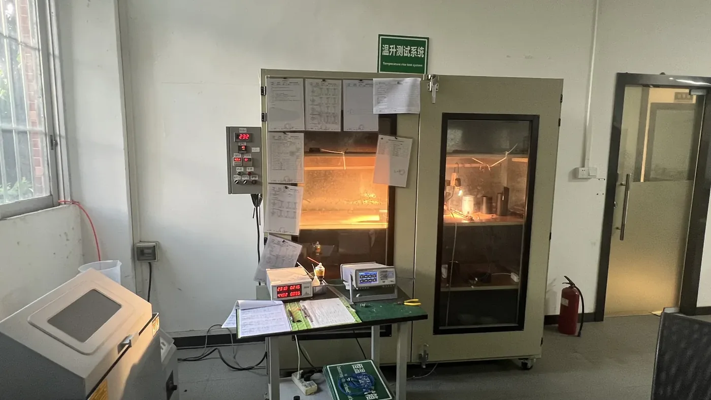 Environmental test chamber used for product testing